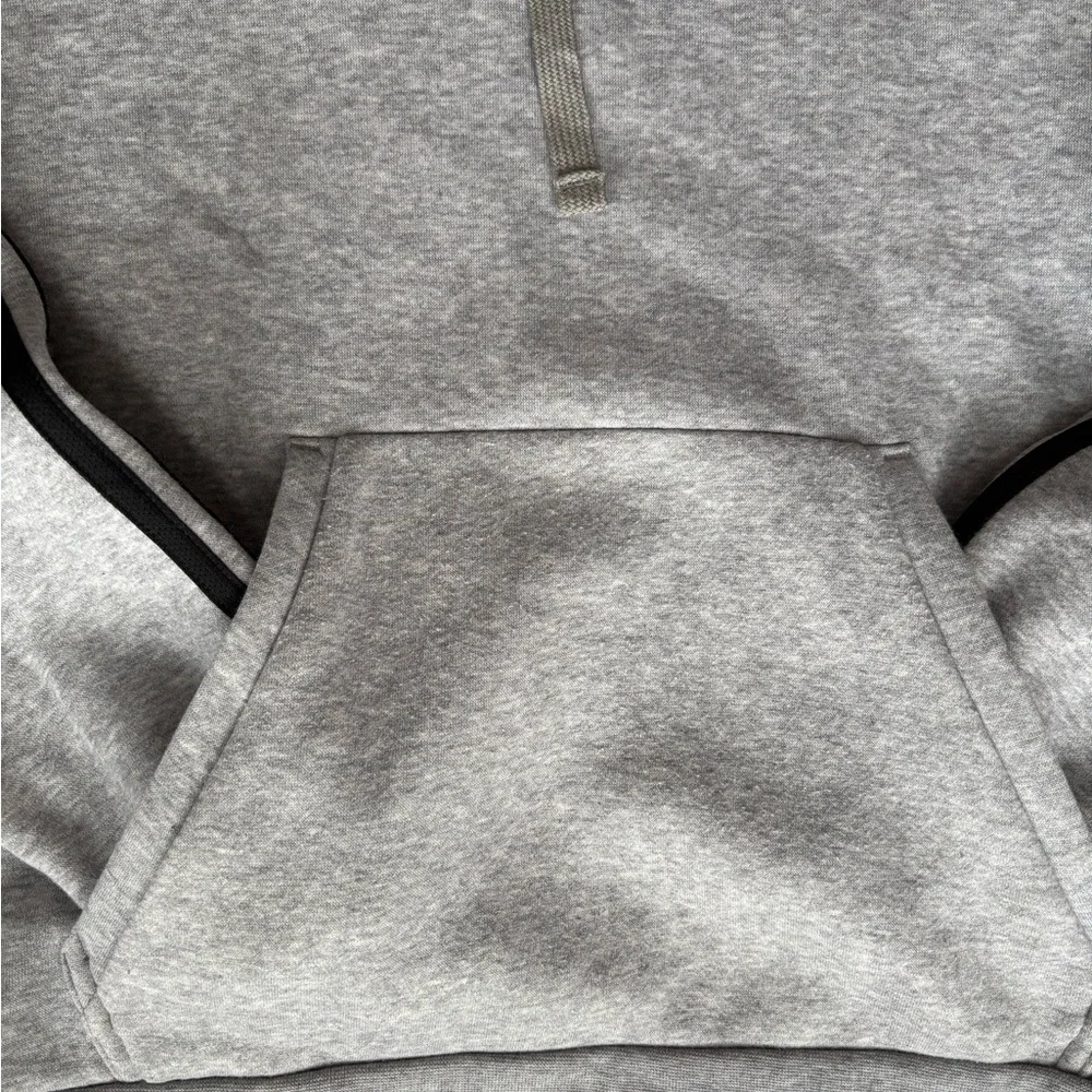 Adidas Men’s Hooded Sweatshirt Gray/Black Size Small